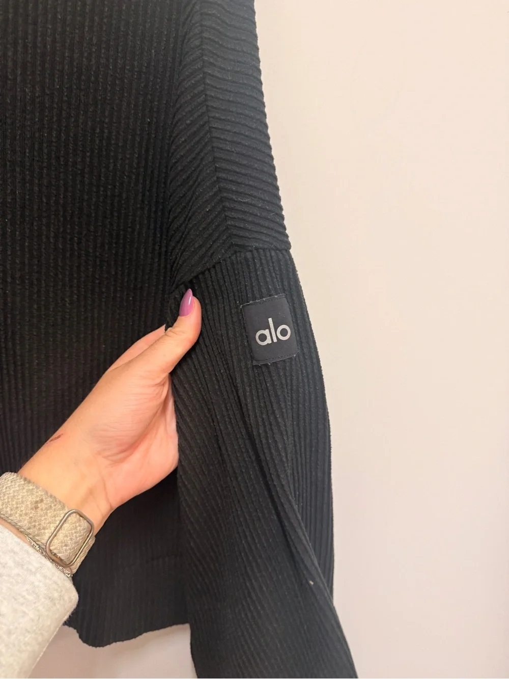 ALO Yoga Black Ribbed Cropped Hoodie